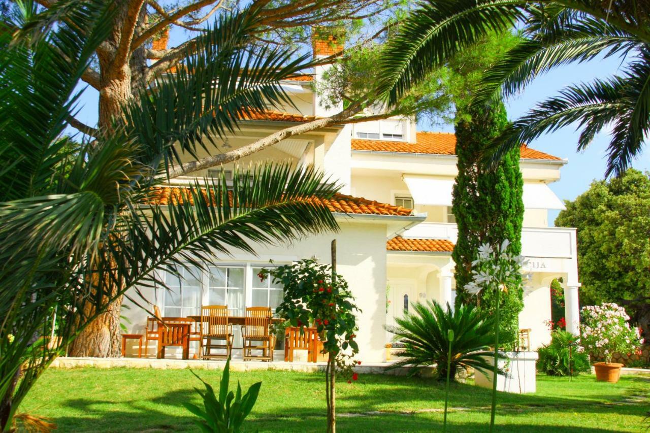 Lucija Apartamento Rab Town